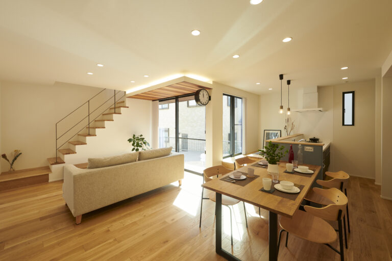 居場所の多いリビングに人が集う家